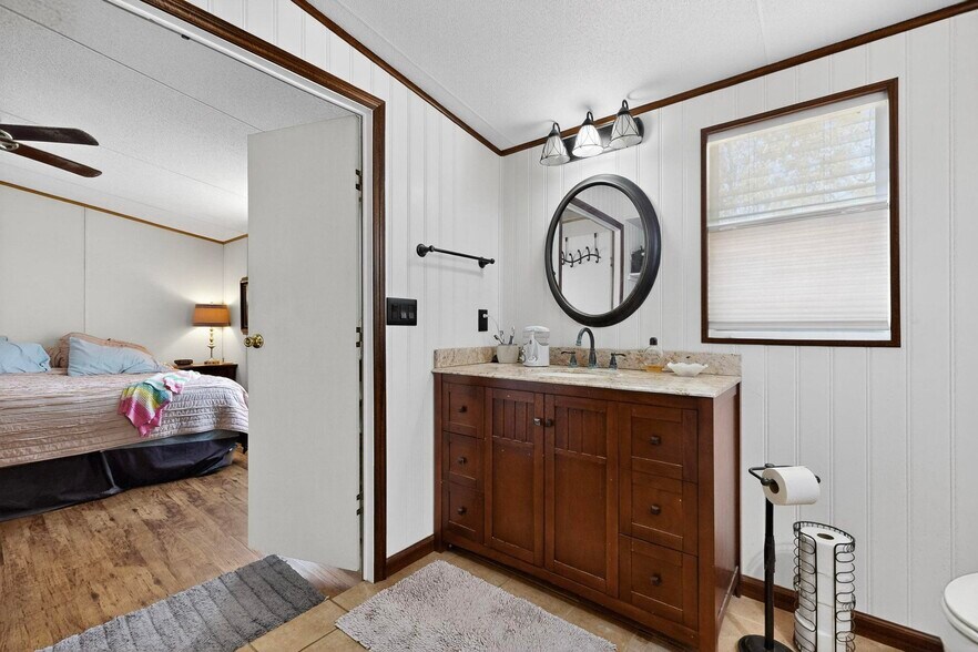 More Photos Of 15711 La Hacienda Dr, Austin Light Manufacturing For Sale