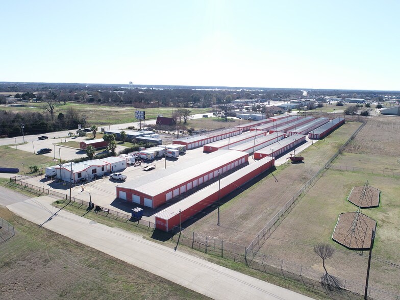 More Photos Of 2102 S 3rd St, Mabank Self Storage For Sale