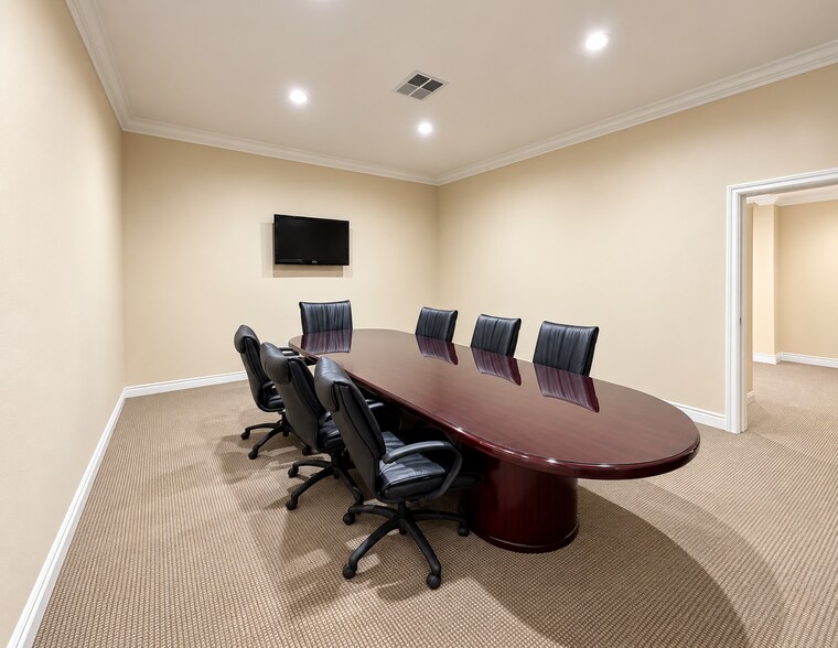 More Photos Of 244 E Avenue K10, Lancaster Showroom For Lease
