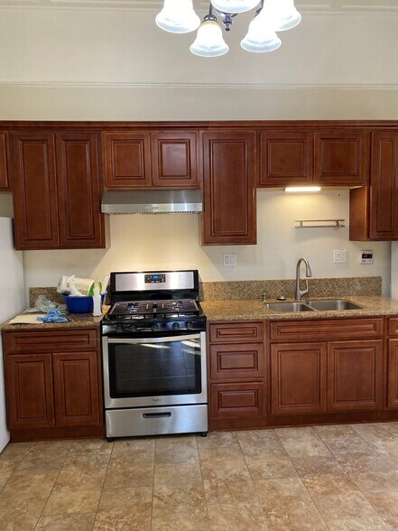 More Photos Of 421 28th St, Sacramento Apartments For Sale