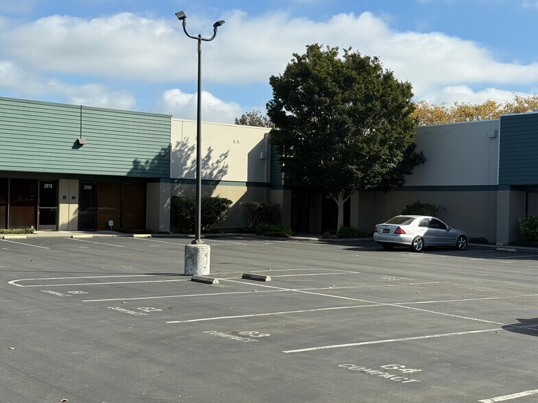 More Photos Of 2982 Teagarden St, San Leandro Warehouse For Sale