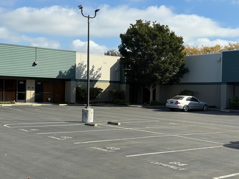 More Photos Of 2982 Teagarden St, San Leandro Warehouse For Sale