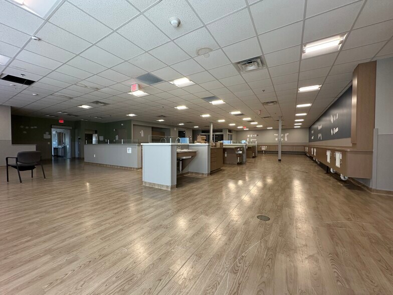 More Photos Of 2045 Donald Lee Hollowell Pky NW, Atlanta Freestanding For Lease