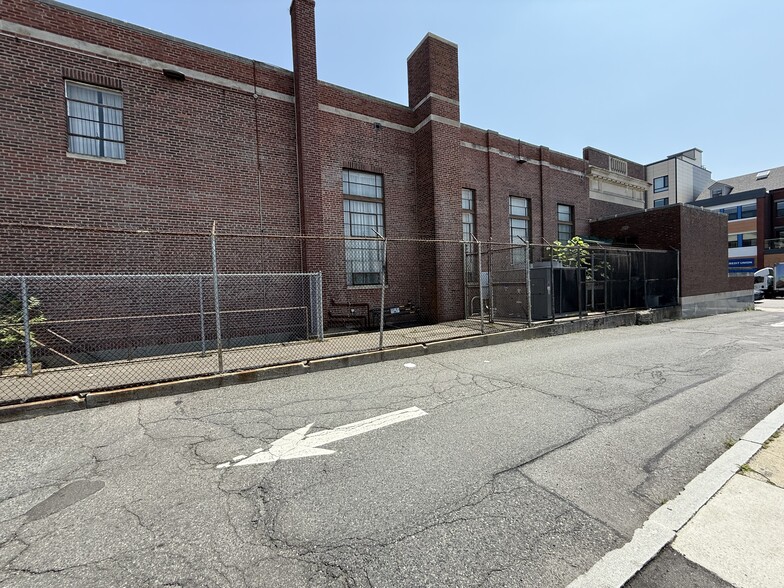 More Photos Of 460 W Broadway, South Boston Bank For Lease