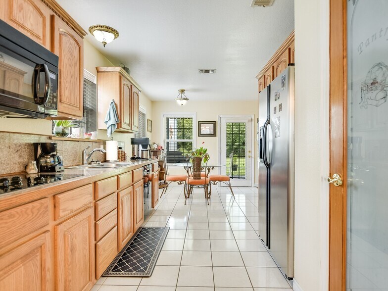 More Photos Of 4861 E Highway 199, Springtown Specialty For Sale