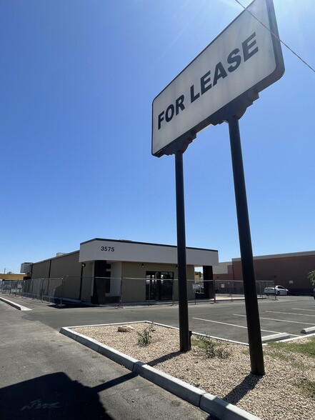 Primary Photo Of 3575 W Northern Ave, Phoenix Freestanding For Lease