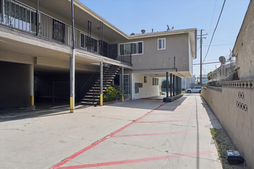 More Photos Of 14611 Larch Ave, Lawndale Apartments For Sale