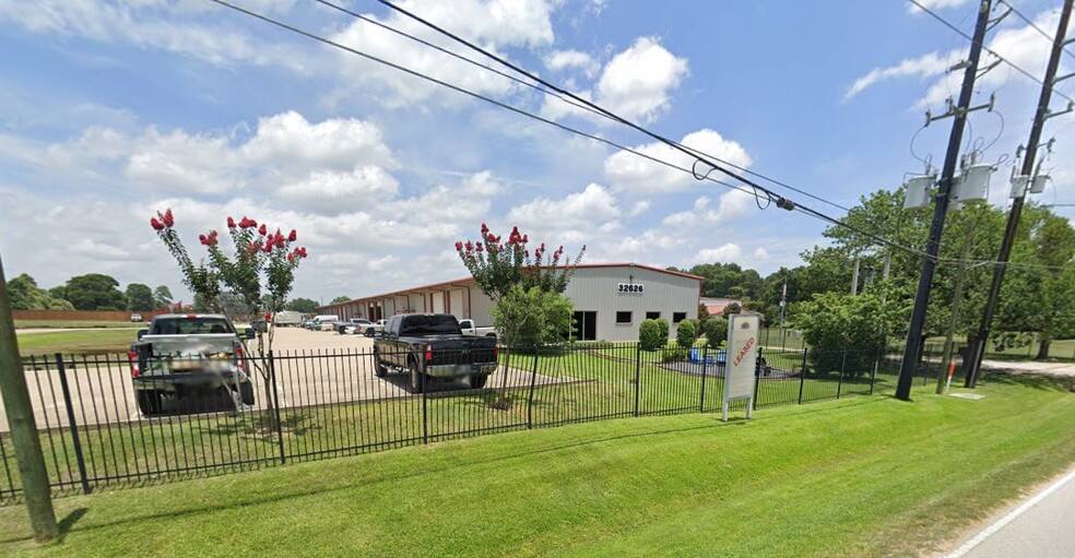 Primary Photo Of 32626 Decker Prairie Rd, Magnolia Flex For Lease