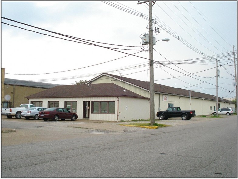 More Photos Of 105 N 9th Ave, Evansville Warehouse For Sale