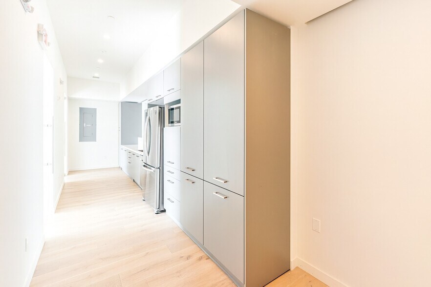 More Photos Of 241 10th St, San Francisco Apartments For Lease