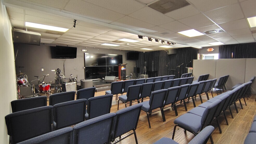 More Photos Of 1711 N State Road 7, Margate Unknown For Lease