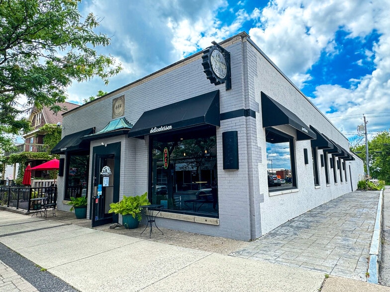 Primary Photo Of 444 3rd St, Niagara Falls Office For Lease
