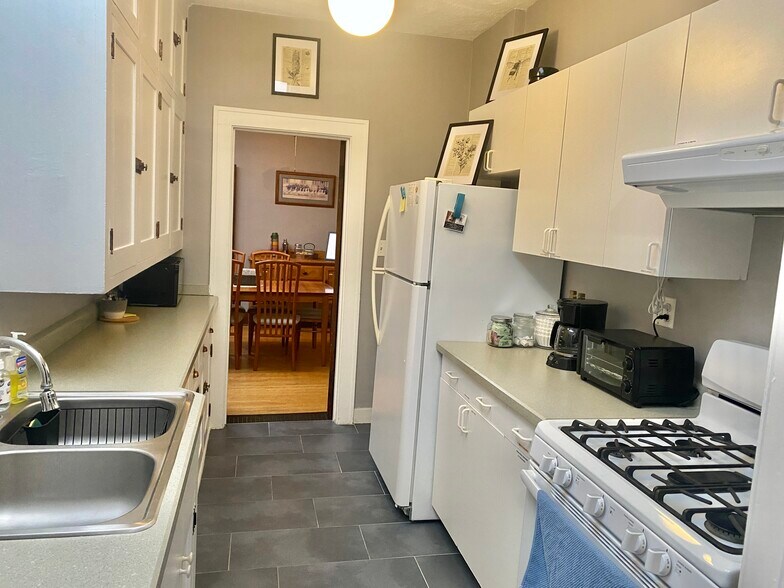 More Photos Of 216 Main St, Woodstock Storefront Retail Residential For Sale