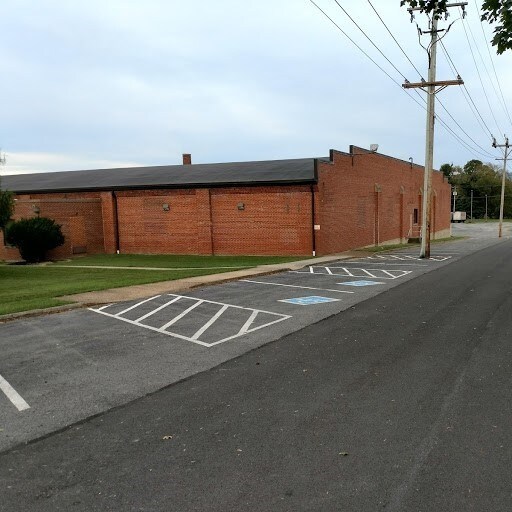 More Photos Of 320 N Hawksbill St, Luray Light Distribution For Lease