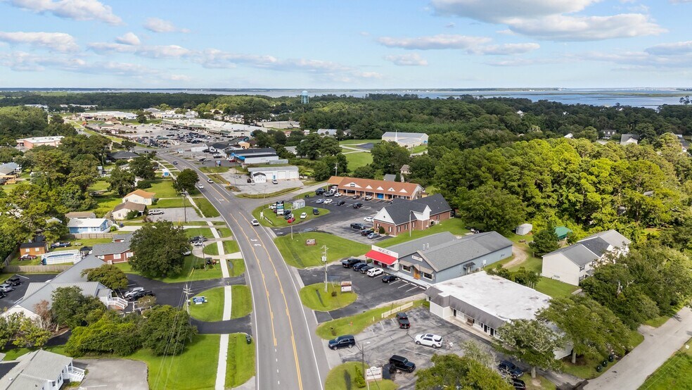 More Photos Of 1622-B Live Oak St, Beaufort Freestanding For Sale