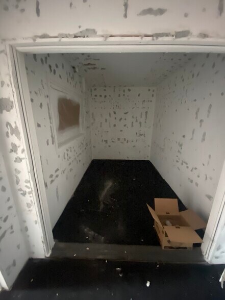 More Photos Of 4810 W Glendale Ave, Glendale Office For Sale