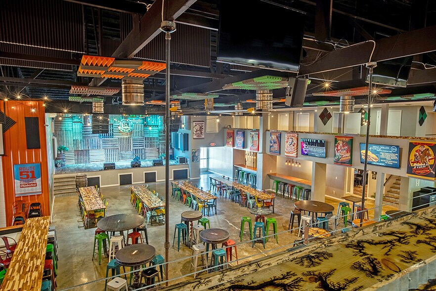 More Photos Of 18967 N US Highway 51, Elkville Mixed Retail For Sale