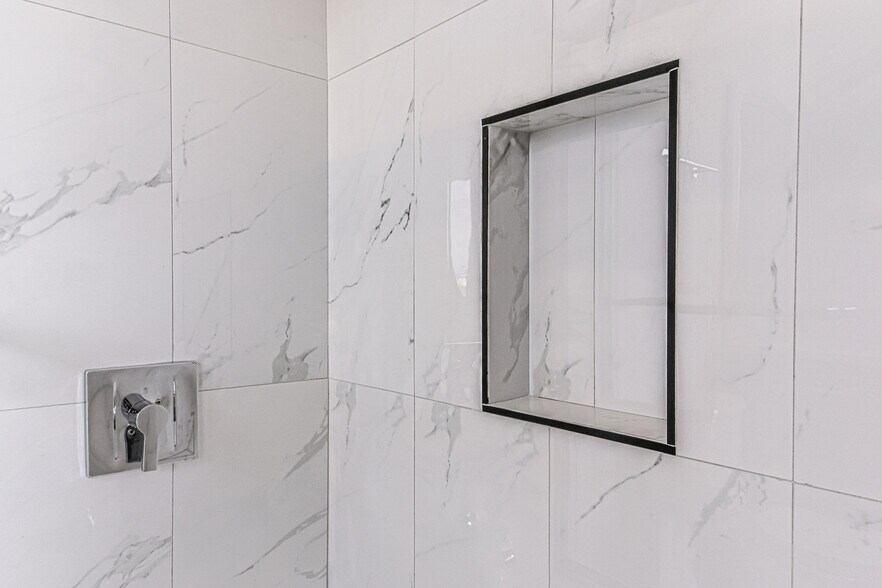 More Photos Of 1923 Carmona Ave, Los Angeles Multifamily For Sale