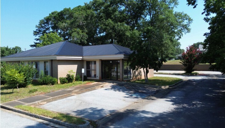 More Photos Of 253 E Savannah St, Calhoun Falls Freestanding For Sale