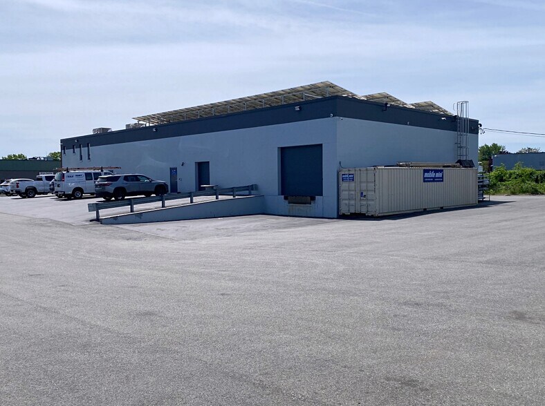Primary Photo Of 10 Everberg Rd, Woburn Flex For Lease