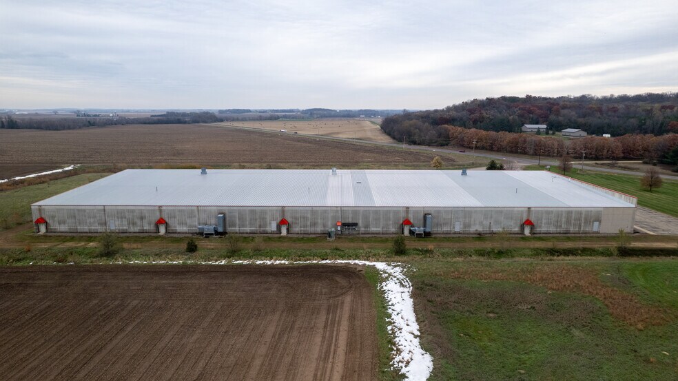 More Photos Of 3310 MN-20, Cannon Falls Distribution For Lease