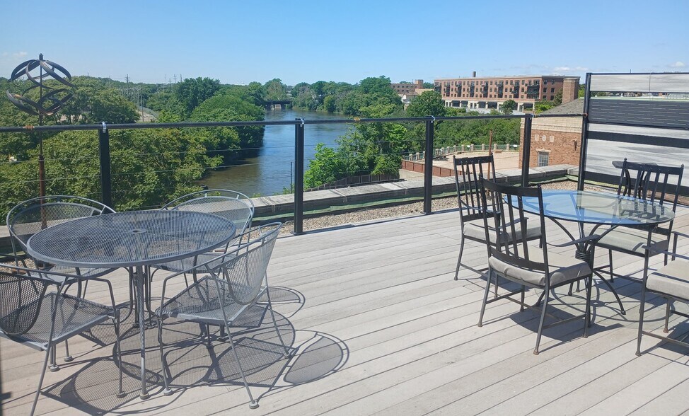 More Photos Of 1 E Benton St, Aurora Office For Lease