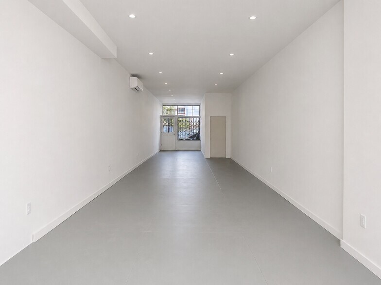 More Photos Of 14426 Friar St, Van Nuys Storefront For Sale