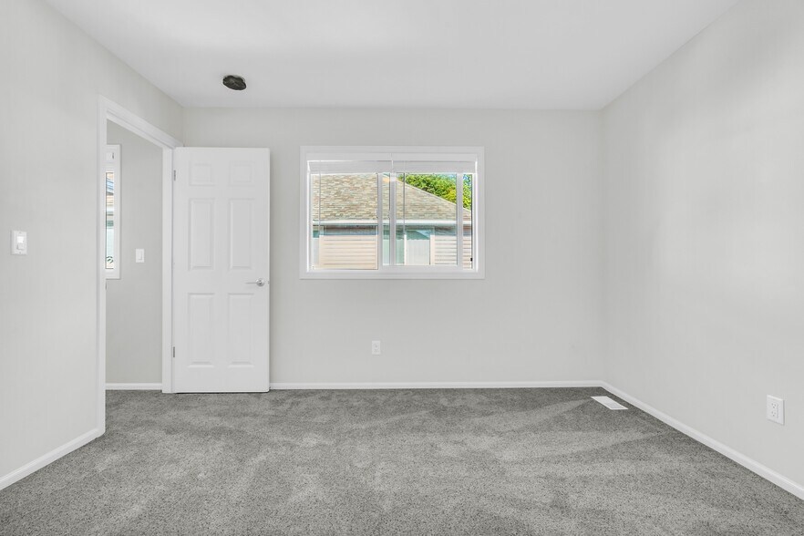 More Photos Of 441 NE Alder St, Issaquah Multifamily For Sale