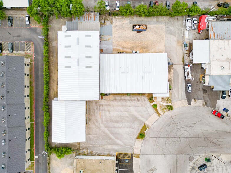 More Photos Of 5423 Jackwood Dr, San Antonio Warehouse For Lease