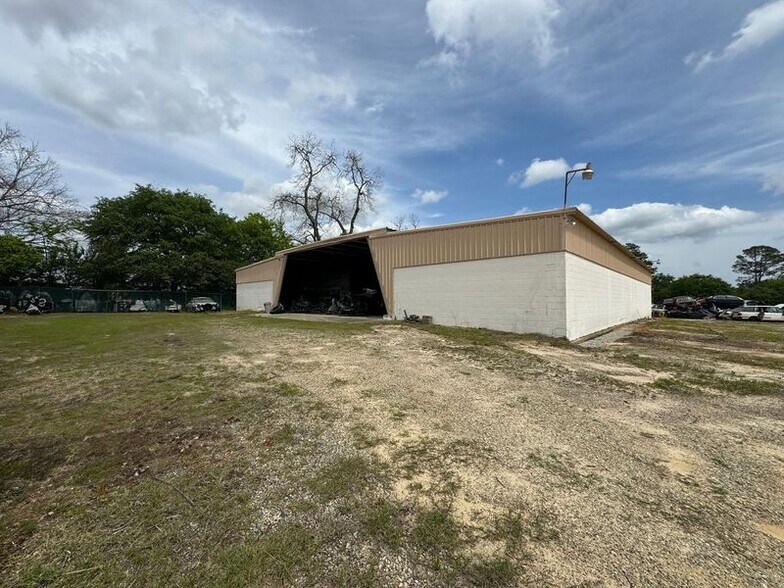 More Photos Of 2032 Sylvester Dr, Moultrie Warehouse For Sale
