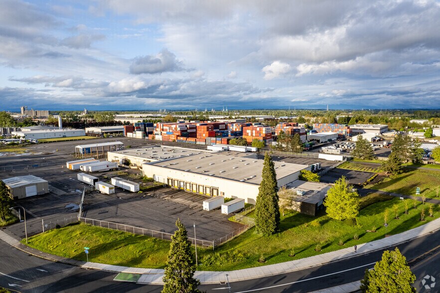 More Photos Of 10001 N Rivergate Blvd, Portland Warehouse For Lease