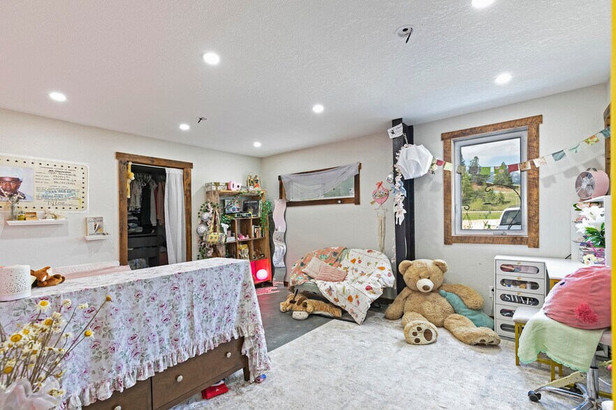 More Photos Of 125 & 139 Hannon Ln, Darby Restaurant For Sale