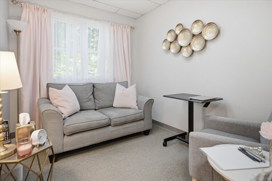 More Photos Of 33 Candee Ave, Sayville Medical For Lease
