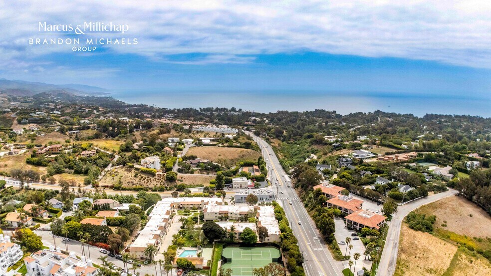 More Photos Of 28955 Pacific Coast Hwy, Malibu Storefront Retail Office For Sale