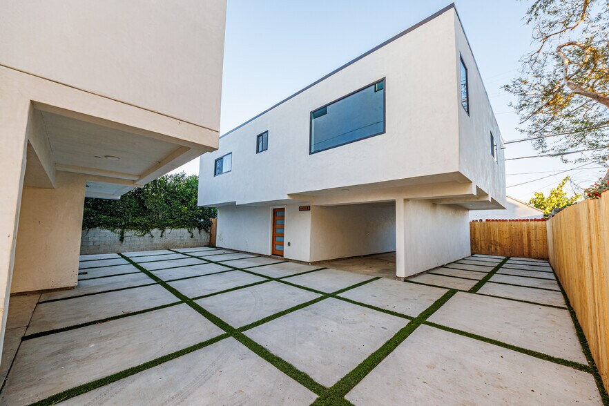 More Photos Of 1656 S Hayworth Ave, Los Angeles Multifamily For Sale