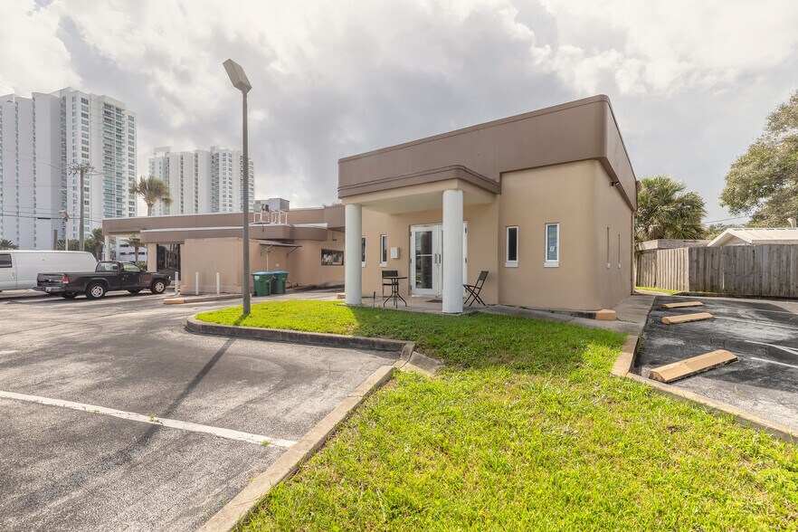 More Photos Of 258 Riverside Dr, Daytona Beach Storefront Retail Office For Sale