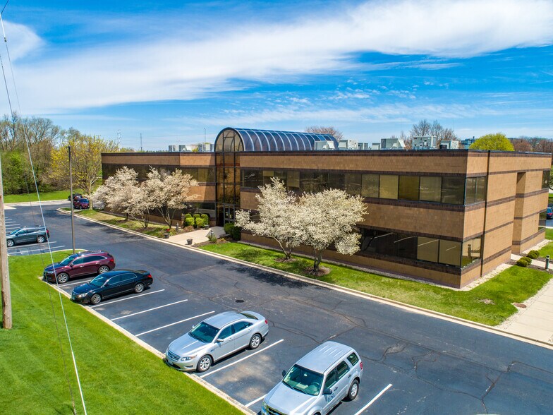 More Photos Of 1979 N Mill St, Naperville Medical For Lease