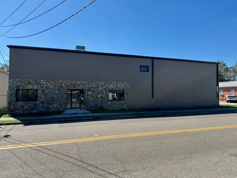 More Photos Of 2403 E 4th Ave, Tampa Warehouse For Lease