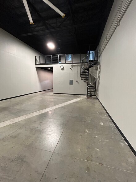 More Photos Of 4328-4330 Redwood Hwy, San Rafael Research And Development For Sale