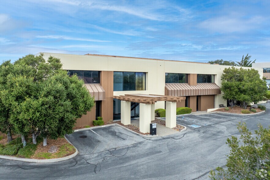 More Photos Of 5 Harris Ct, Monterey Unknown For Lease