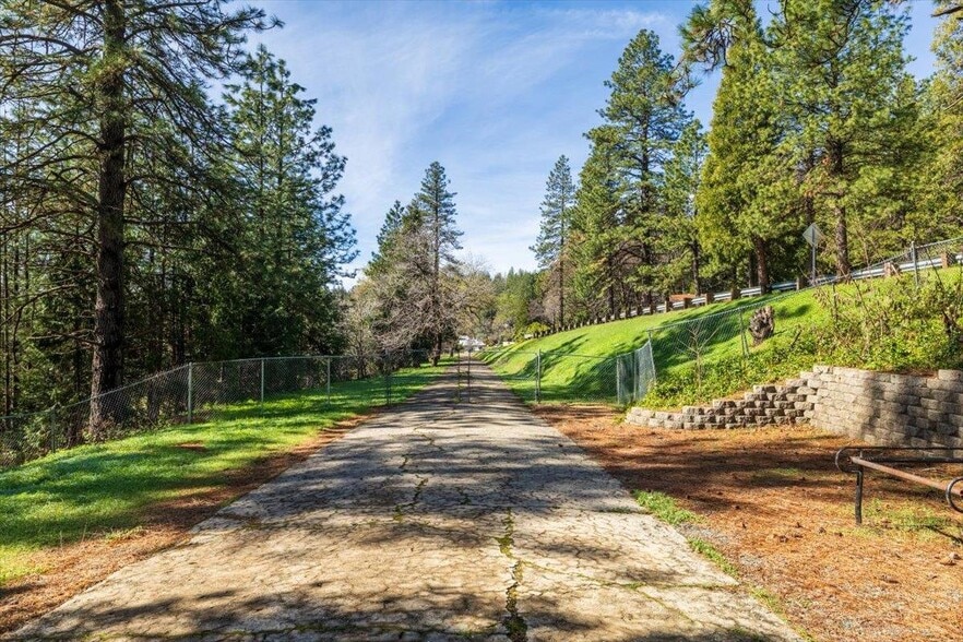 More Photos Of 2611 Nevada City Hwy, Grass Valley Specialty For Sale