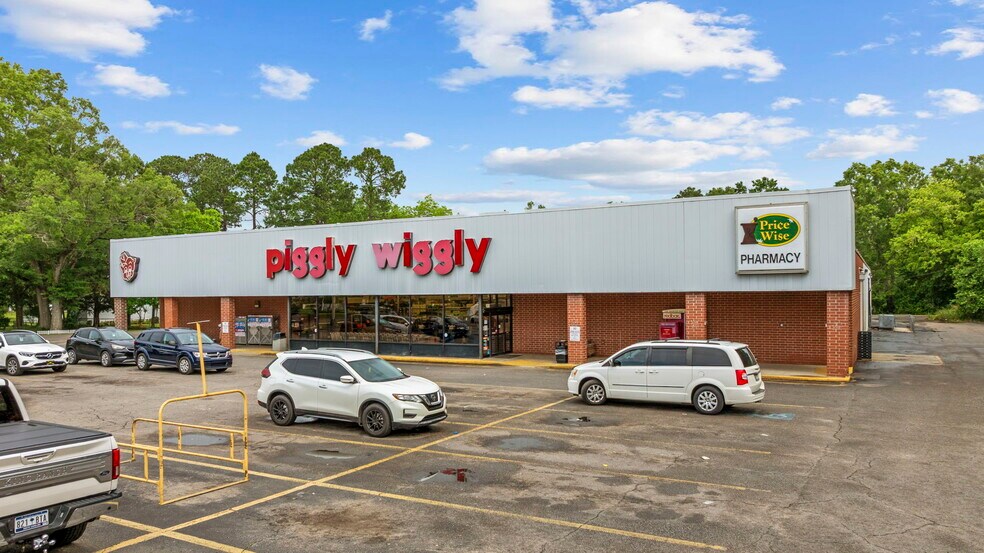 Primary Photo Of 15 W Ashland St, Andrews Supermarket For Sale