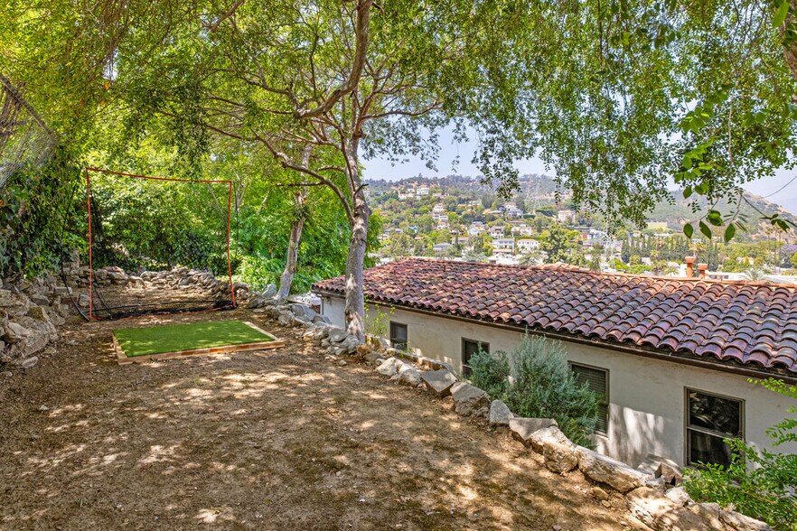 More Photos Of 3700 Arbolada Rd, Los Angeles Apartments For Sale