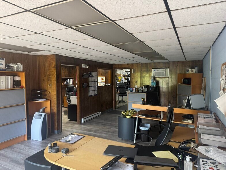 More Photos Of 18 Thompson Rd, East Windsor Light Manufacturing For Lease