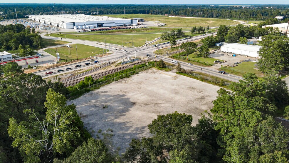 More Photos Of 200 Porter Rd, Conroe Unknown For Lease