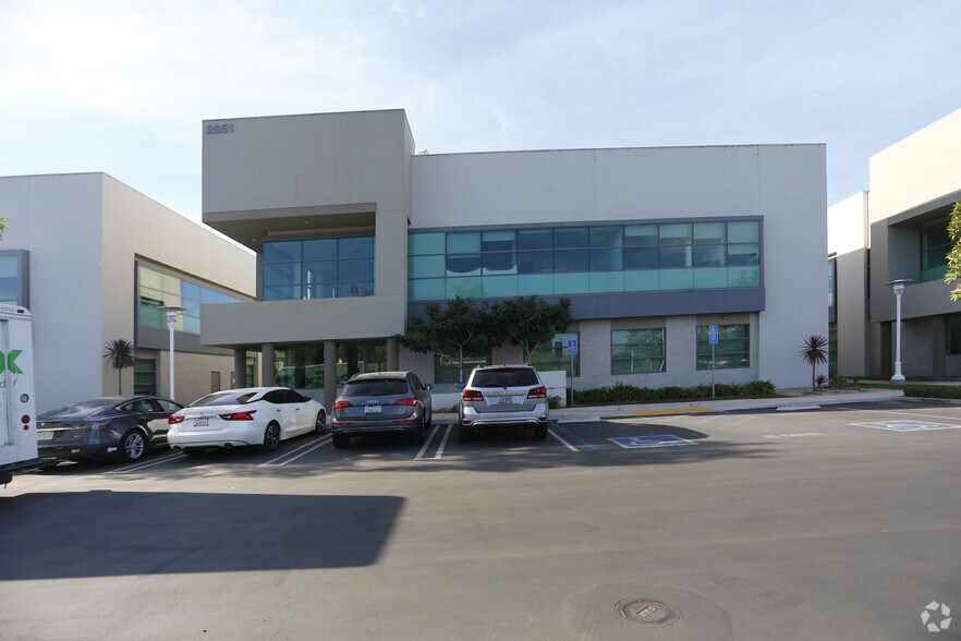 More Photos Of 2851 N Ventura Rd, Oxnard Office For Sale