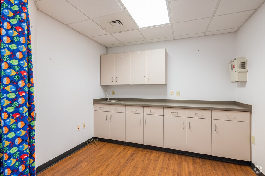 More Photos Of 2220 N Monroe St, Decatur Medical For Sale