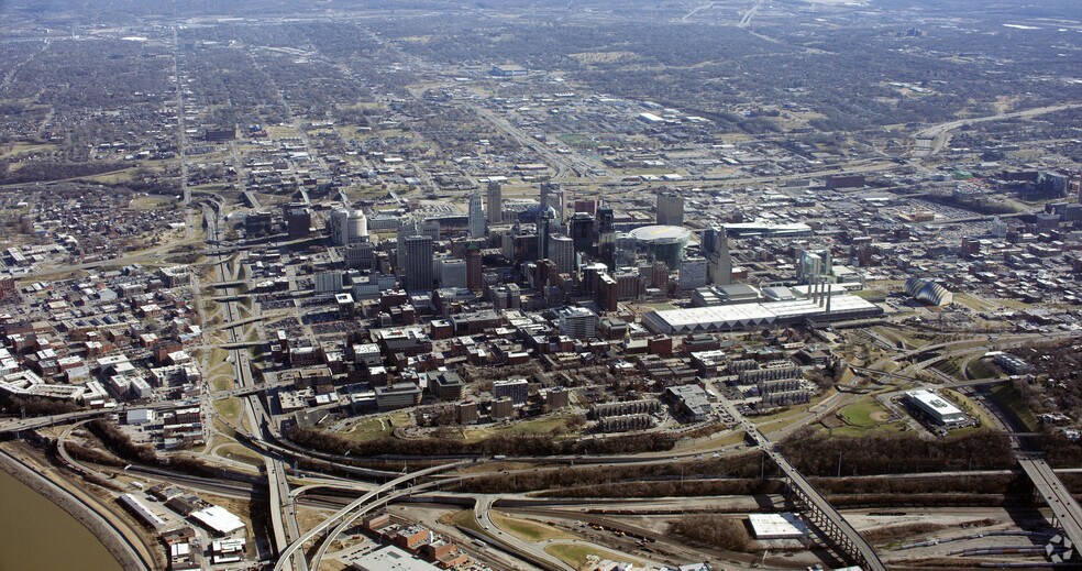More Photos Of 1100 Main St, Kansas City Office For Lease