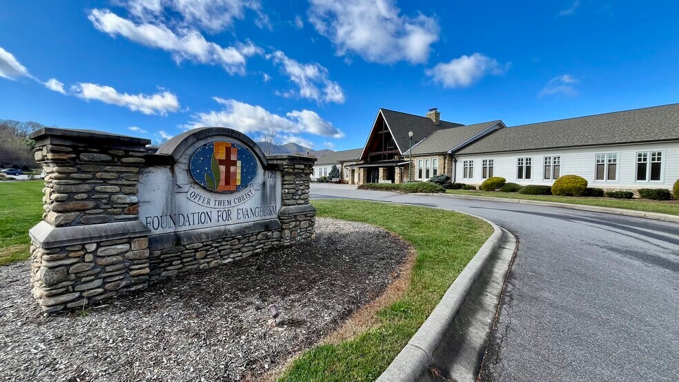 More Photos Of 125 N Lakeshore Dr, Lake Junaluska Office For Lease