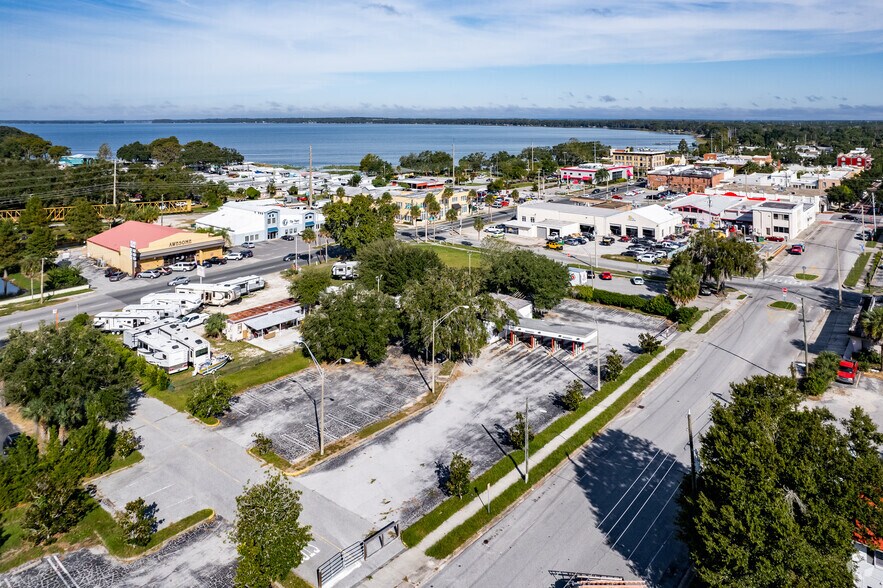 More Photos Of 200 S Bay St, Eustis Bank For Sale